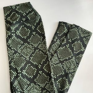Balance Athletica Ascend Leggings- Viper